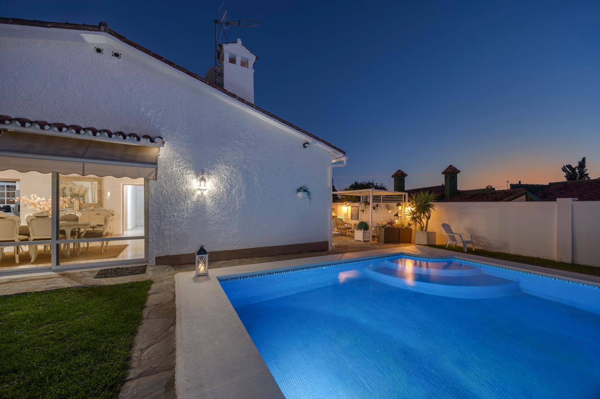 Villa Casacara Beachside Costabella -spain Marbella