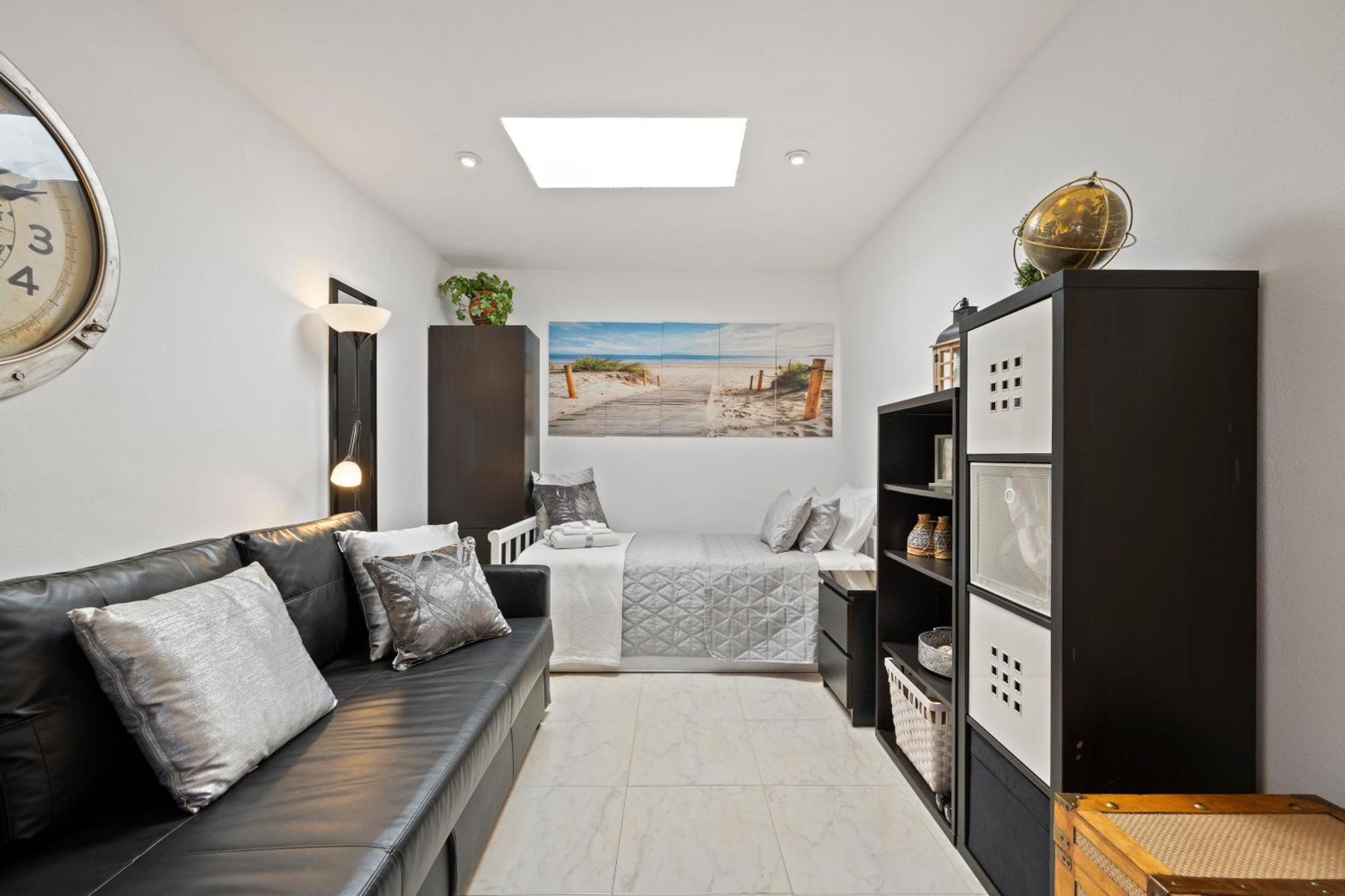 Casacara Beachside Costabella -spain Villa *
