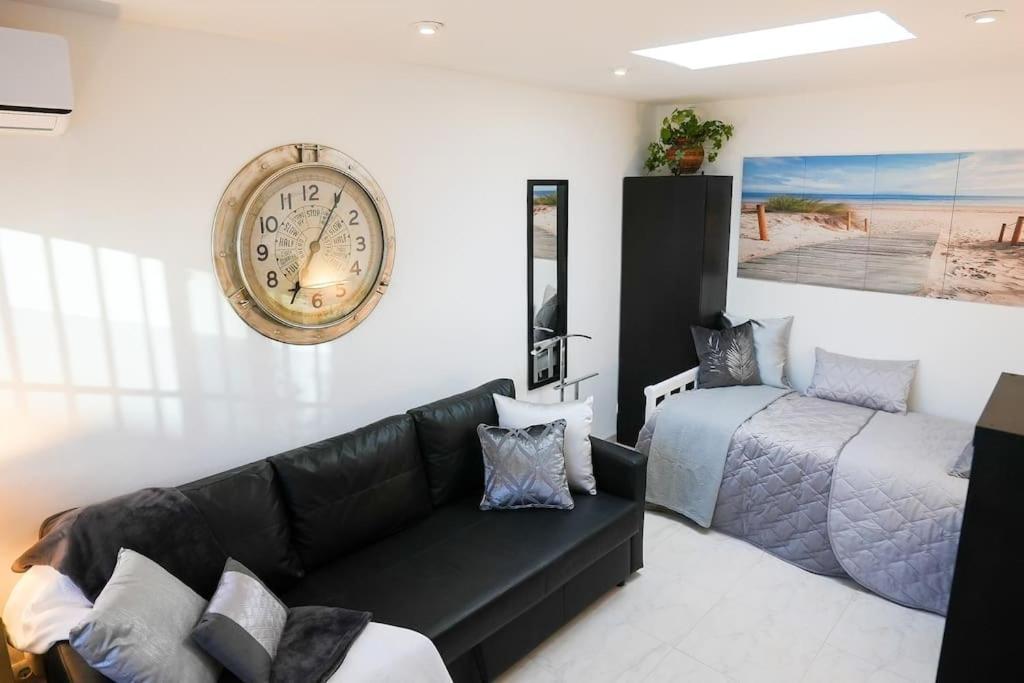 Casacara Beachside Costabella -spain Villa *