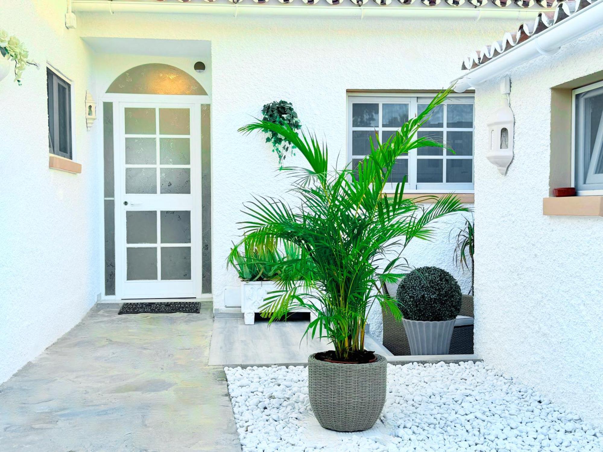 Casacara Beachside Costabella -spain Villa *
