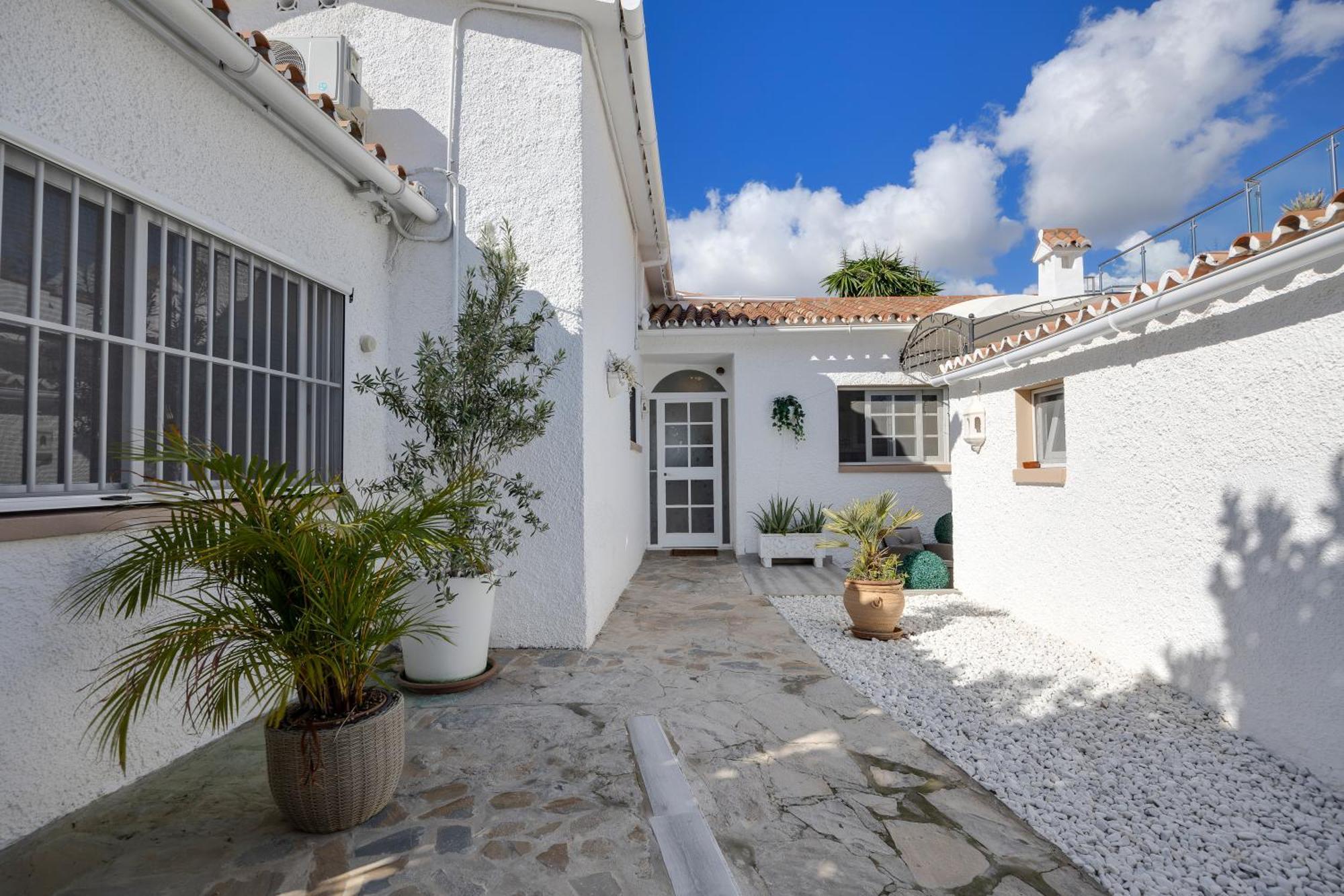 Villa Casacara Beachside Costabella -spain